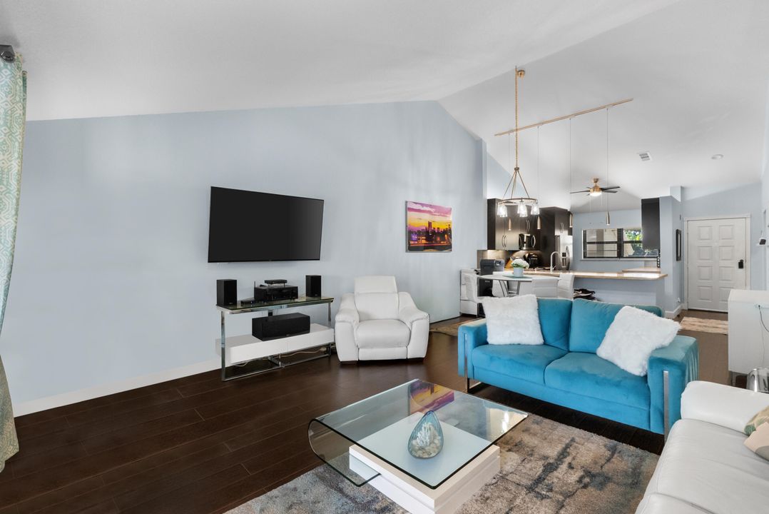 Activo con contrato: $390,000 (2 camas, 2 baños, 1300 Pies cuadrados)