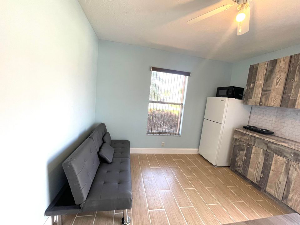 出租: $1,450 (1 贝兹, 1 浴室, 500 平方英尺)