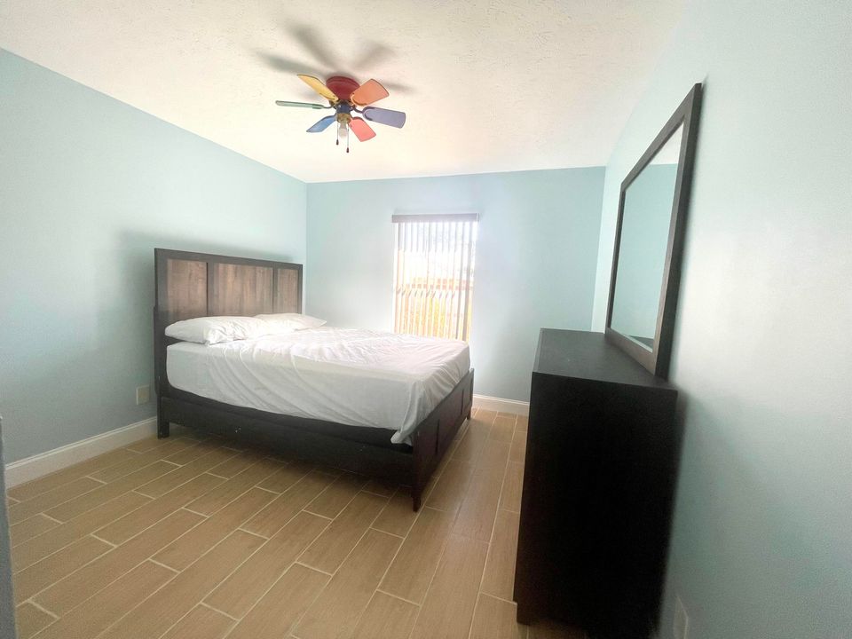 出租: $1,450 (1 贝兹, 1 浴室, 500 平方英尺)