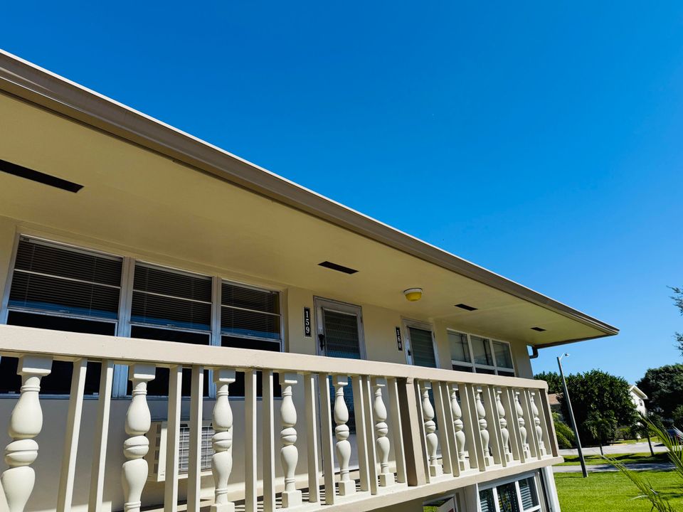 For Rent: $1,400 (1 beds, 1 baths, 570 Square Feet)