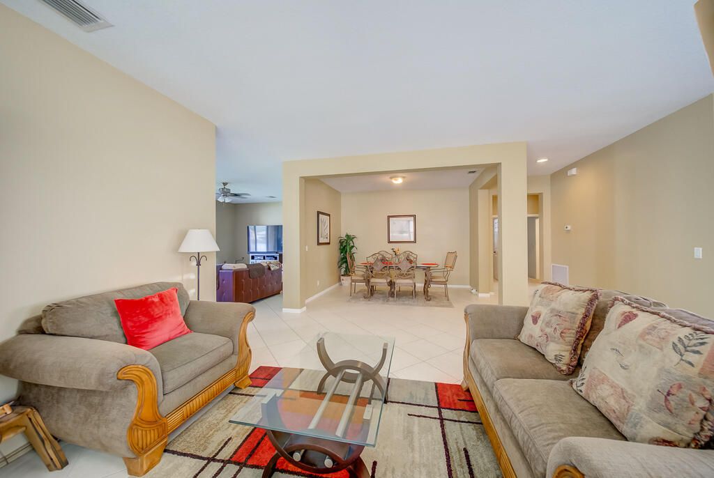 待售: $569,500 (4 贝兹, 3 浴室, 2406 平方英尺)