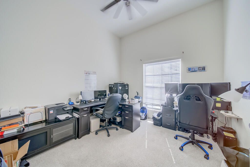 待售: $569,500 (4 贝兹, 3 浴室, 2406 平方英尺)