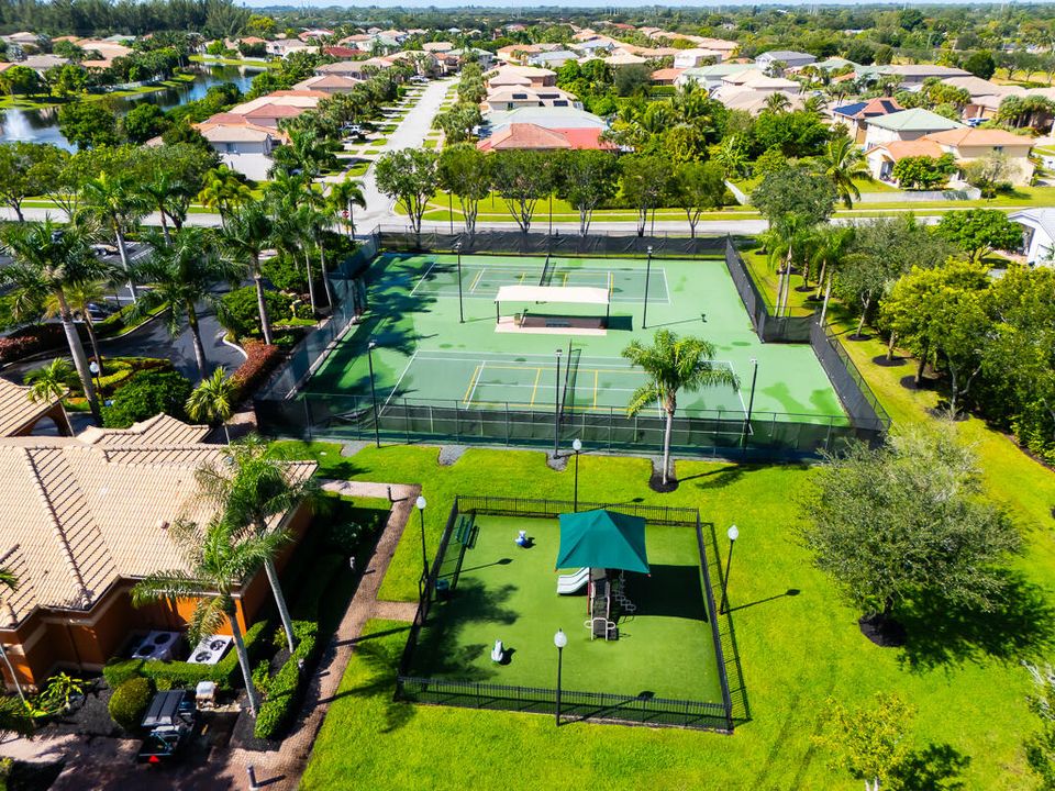 待售: $569,500 (4 贝兹, 3 浴室, 2406 平方英尺)