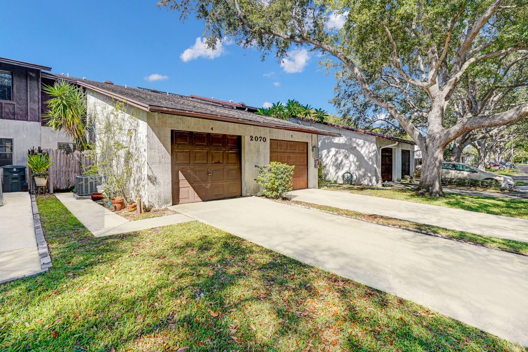 For Sale: $260,000 (2 beds, 2 baths, 1428 Square Feet)