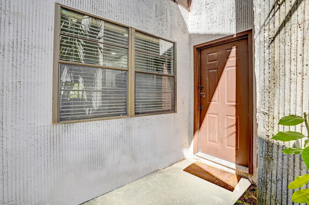 For Sale: $260,000 (2 beds, 2 baths, 1428 Square Feet)