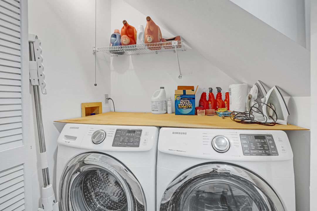 For Sale: $260,000 (2 beds, 2 baths, 1428 Square Feet)