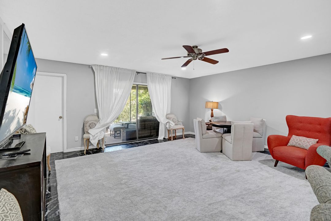 For Sale: $260,000 (2 beds, 2 baths, 1428 Square Feet)