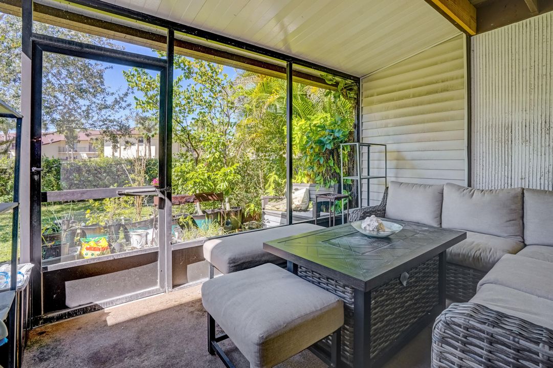 For Sale: $260,000 (2 beds, 2 baths, 1428 Square Feet)