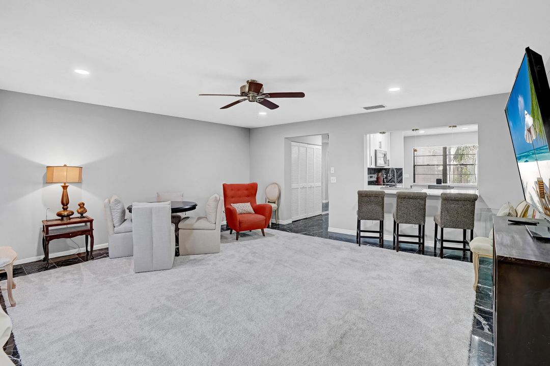 For Sale: $260,000 (2 beds, 2 baths, 1428 Square Feet)