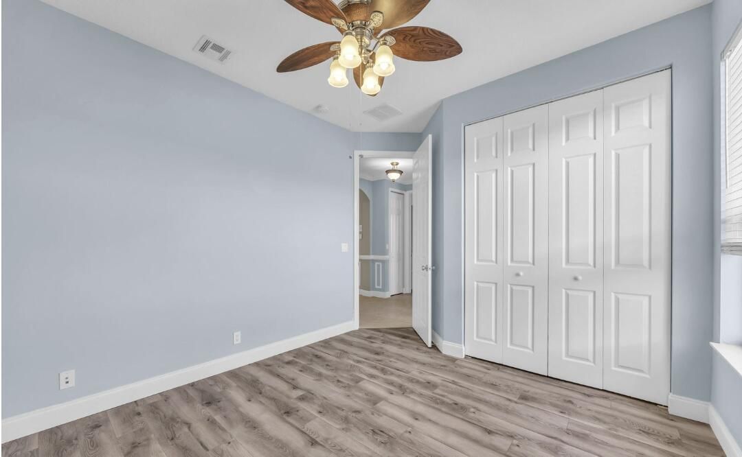 合同活跃: $450,000 (3 贝兹, 2 浴室, 2489 平方英尺)