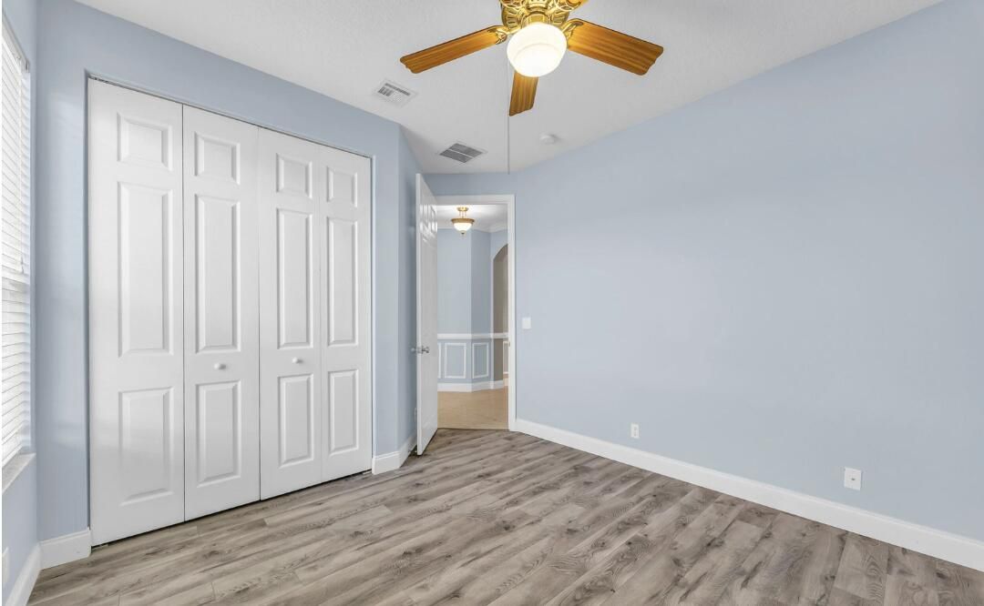 合同活跃: $450,000 (3 贝兹, 2 浴室, 2489 平方英尺)