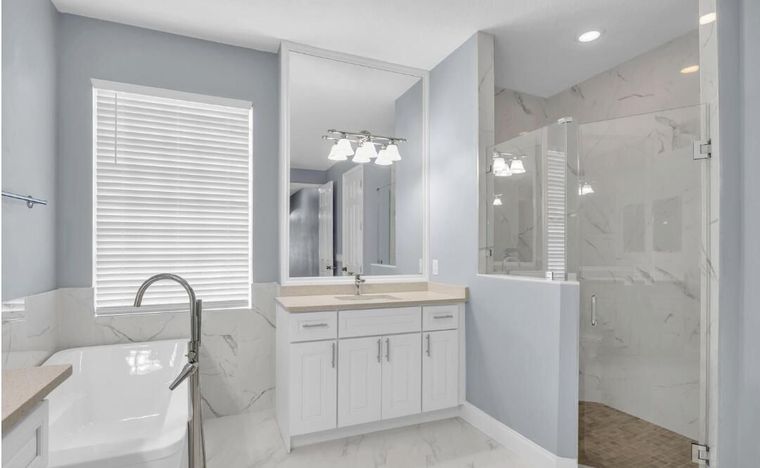 合同活跃: $450,000 (3 贝兹, 2 浴室, 2489 平方英尺)