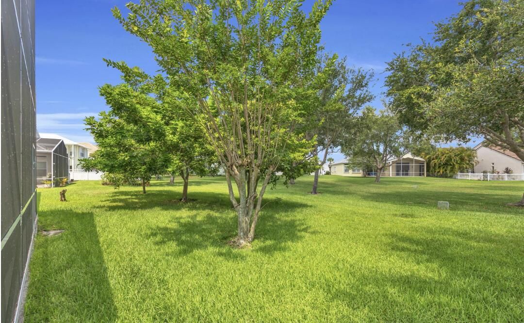 合同活跃: $450,000 (3 贝兹, 2 浴室, 2489 平方英尺)