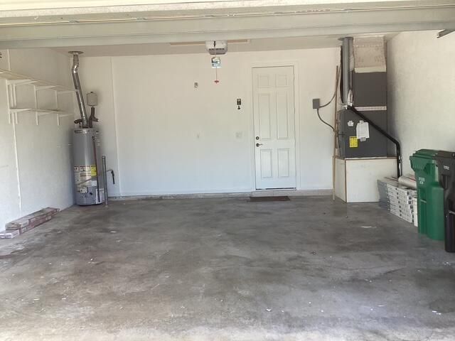 合同活跃: $450,000 (3 贝兹, 2 浴室, 2489 平方英尺)