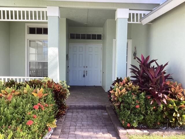 合同活跃: $450,000 (3 贝兹, 2 浴室, 2489 平方英尺)