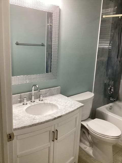 合同活跃: $450,000 (3 贝兹, 2 浴室, 2489 平方英尺)