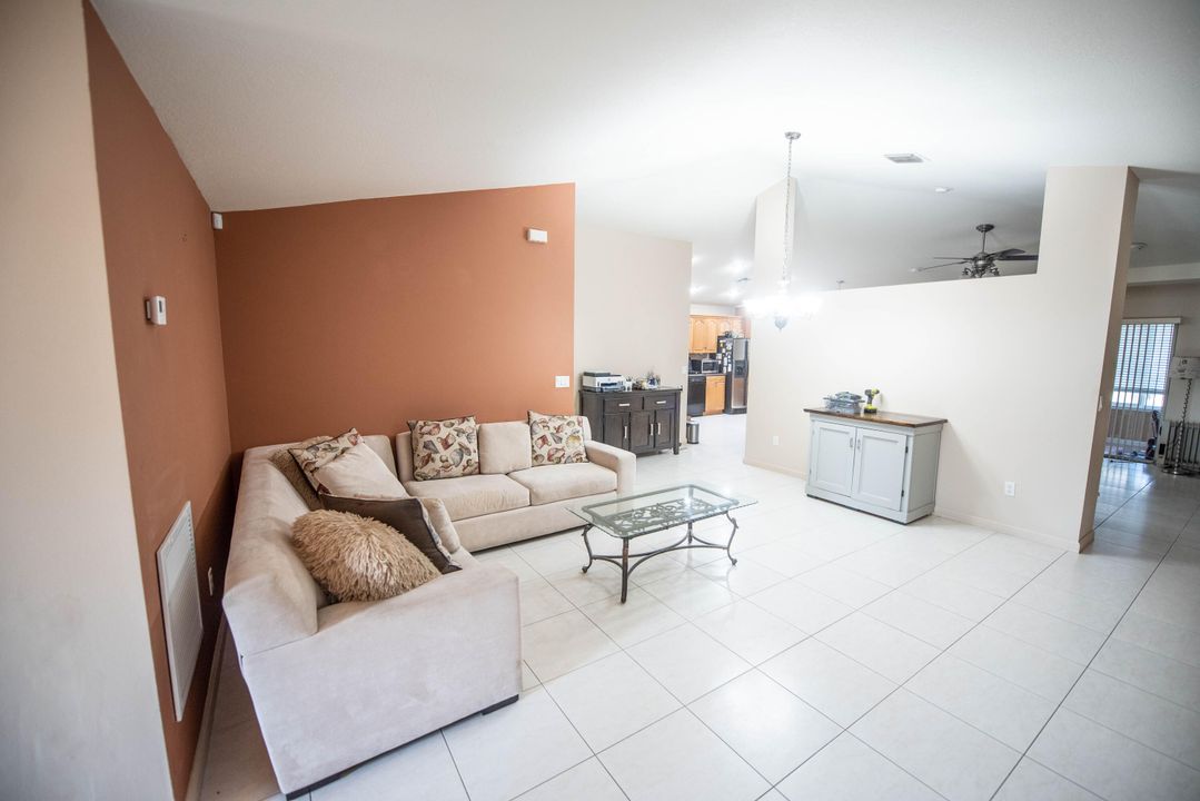 For Sale: $1,149,000 (3 beds, 3 baths, 2111 Square Feet)