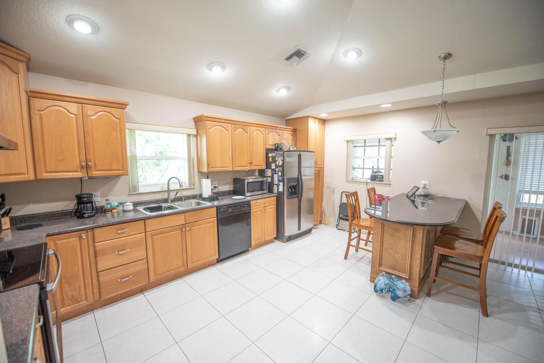 For Sale: $1,149,000 (3 beds, 3 baths, 2111 Square Feet)