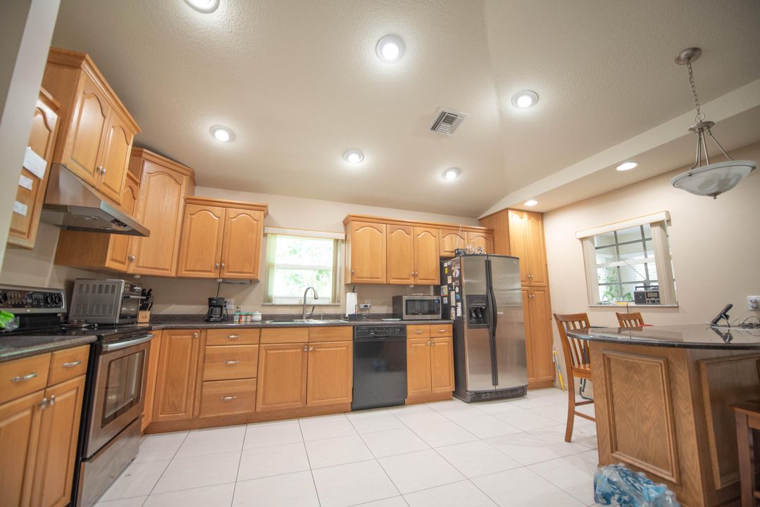 For Sale: $1,149,000 (3 beds, 3 baths, 2111 Square Feet)