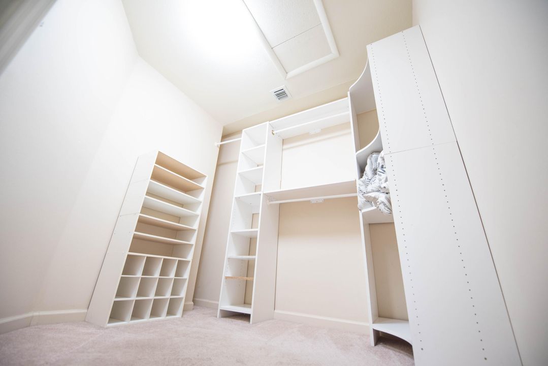 For Sale: $1,149,000 (3 beds, 3 baths, 2111 Square Feet)