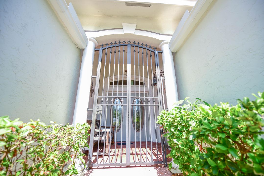 For Sale: $1,149,000 (3 beds, 3 baths, 2111 Square Feet)