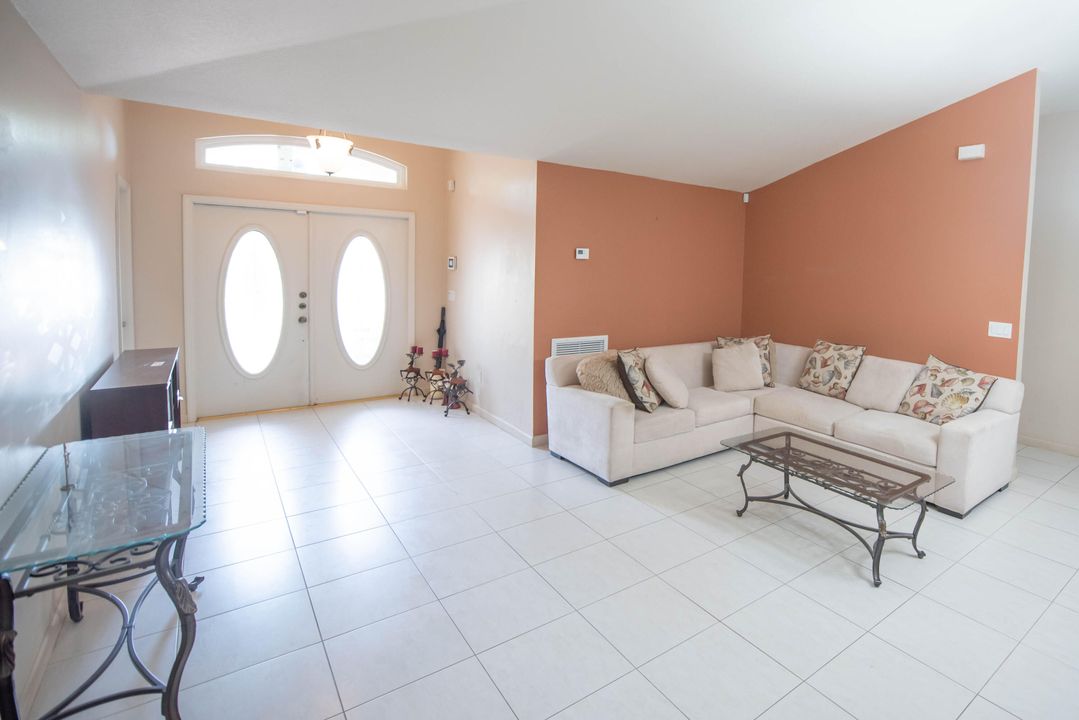 For Sale: $1,149,000 (3 beds, 3 baths, 2111 Square Feet)