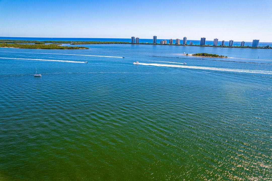 На продажу: $261,900 (2 спален, 1 ванн, 880 Квадратных фут)