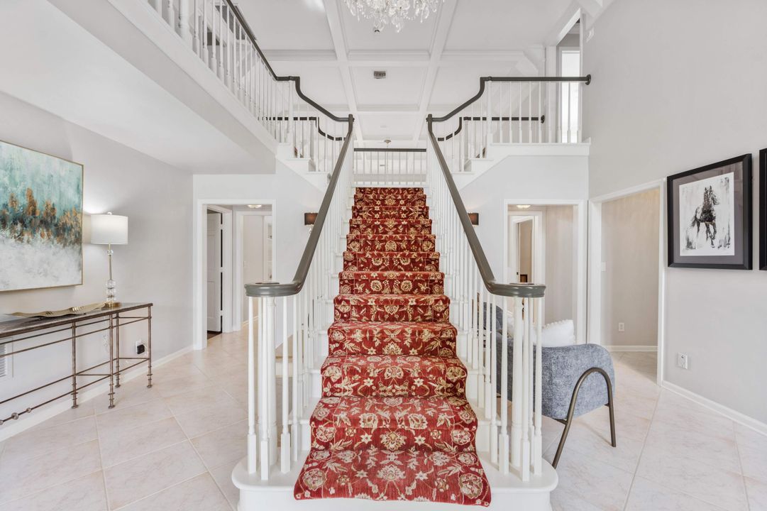 合同活跃: $10,000 (5 贝兹, 4 浴室, 4086 平方英尺)