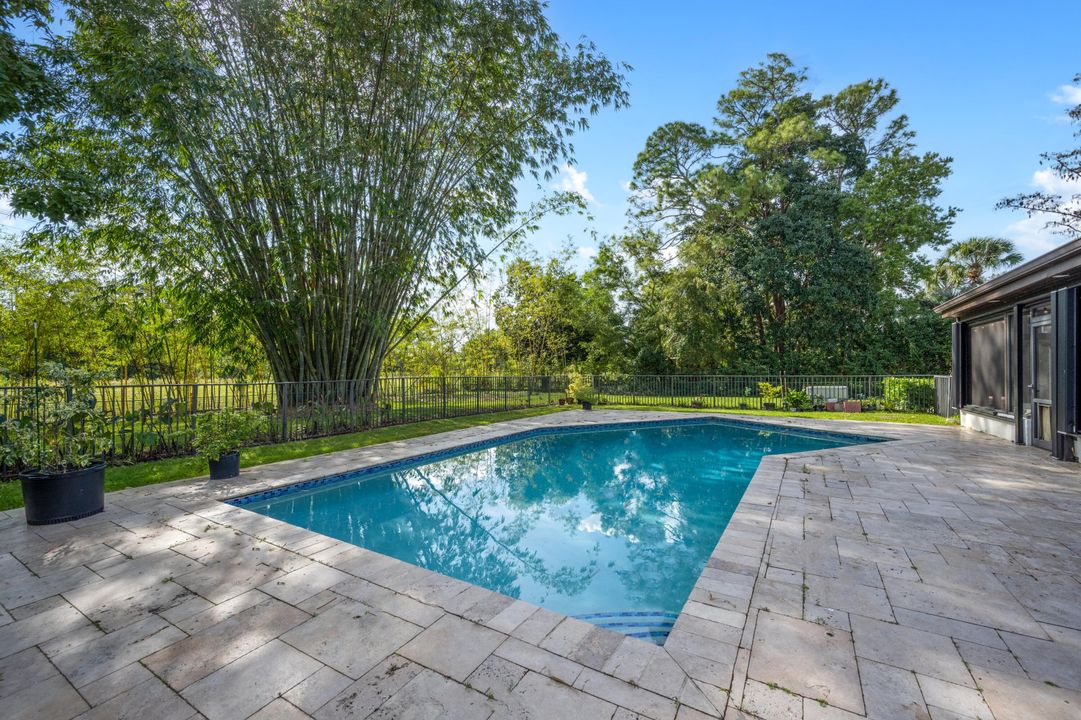 合同活跃: $10,000 (5 贝兹, 4 浴室, 4086 平方英尺)