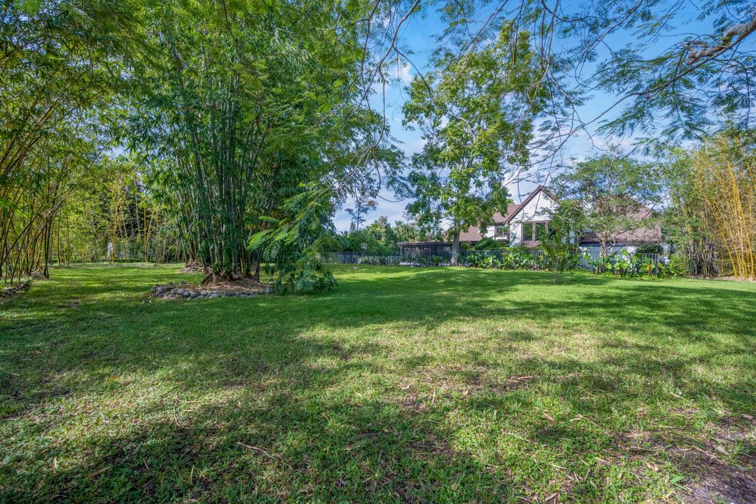 合同活跃: $10,000 (5 贝兹, 4 浴室, 4086 平方英尺)