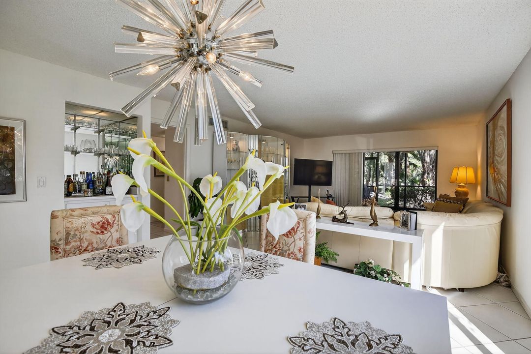 For Sale: $339,000 (2 beds, 2 baths, 1220 Square Feet)