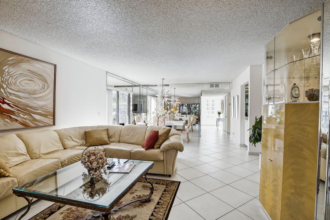 For Sale: $339,000 (2 beds, 2 baths, 1220 Square Feet)