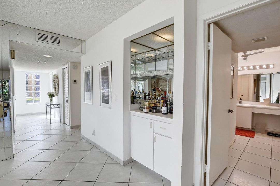 For Sale: $339,000 (2 beds, 2 baths, 1220 Square Feet)