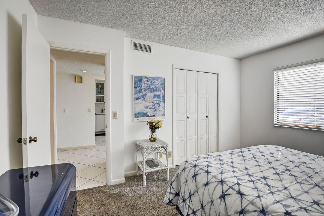 For Sale: $339,000 (2 beds, 2 baths, 1220 Square Feet)