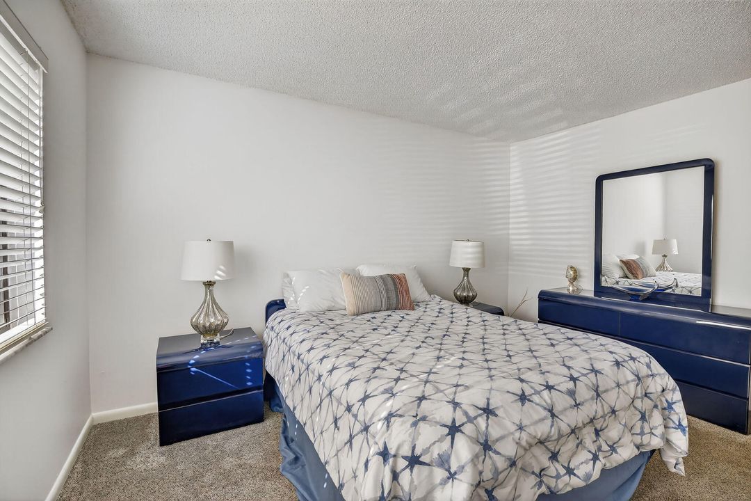 For Sale: $339,000 (2 beds, 2 baths, 1220 Square Feet)