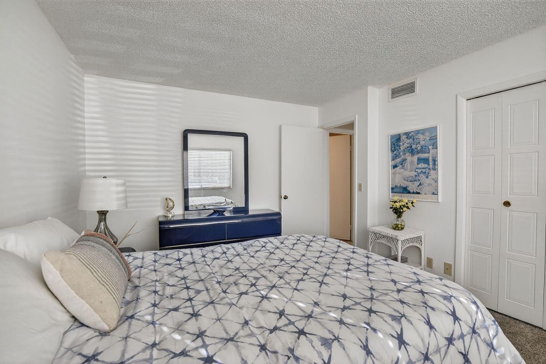 For Sale: $339,000 (2 beds, 2 baths, 1220 Square Feet)