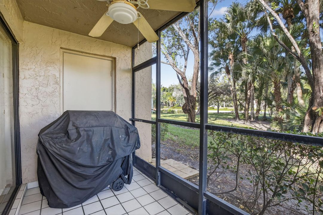 For Sale: $339,000 (2 beds, 2 baths, 1220 Square Feet)