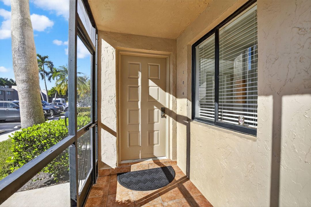 For Sale: $339,000 (2 beds, 2 baths, 1220 Square Feet)