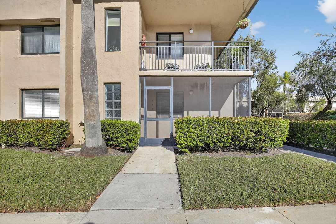 For Sale: $339,000 (2 beds, 2 baths, 1220 Square Feet)