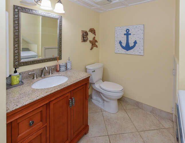 For Rent: $2,950 (3 beds, 2 baths, 1680 Square Feet)