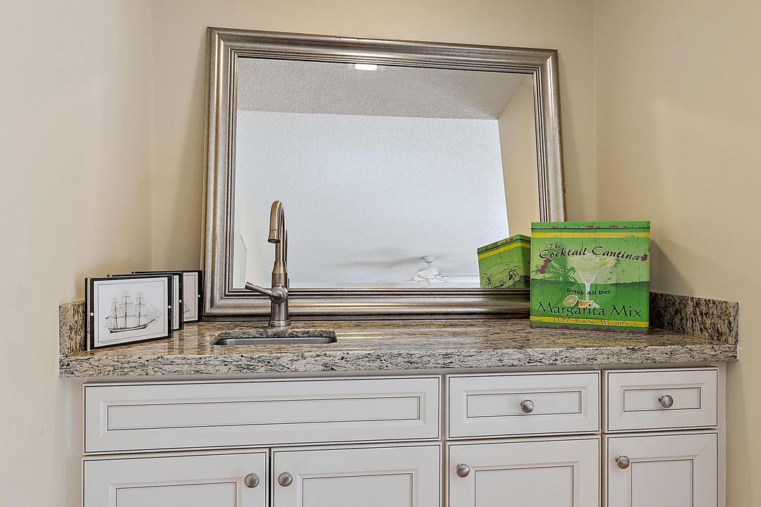 For Rent: $6,000 (2 beds, 2 baths, 1708 Square Feet)