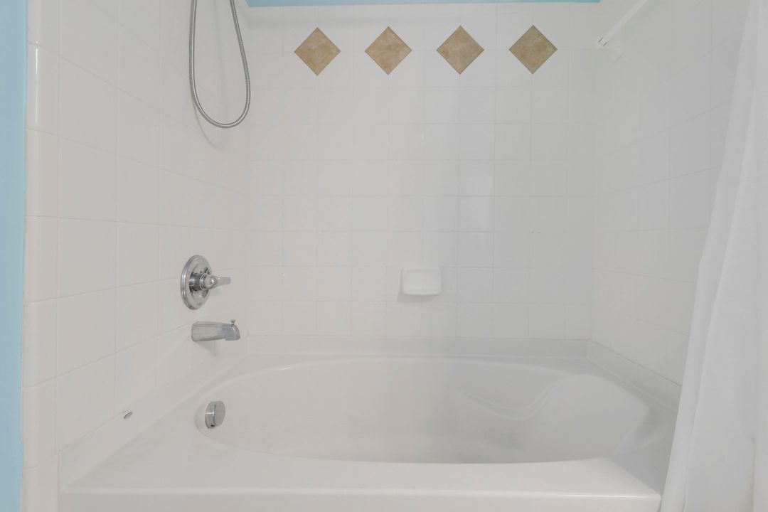 For Sale: $388,500 (2 beds, 2 baths, 1193 Square Feet)