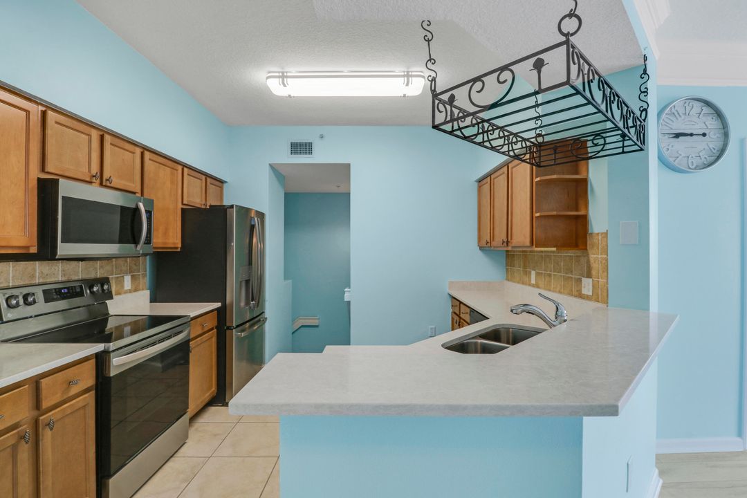 For Sale: $388,500 (2 beds, 2 baths, 1193 Square Feet)