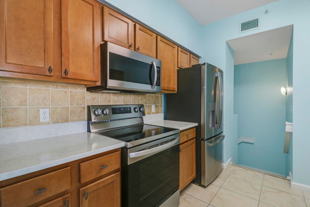 For Sale: $388,500 (2 beds, 2 baths, 1193 Square Feet)