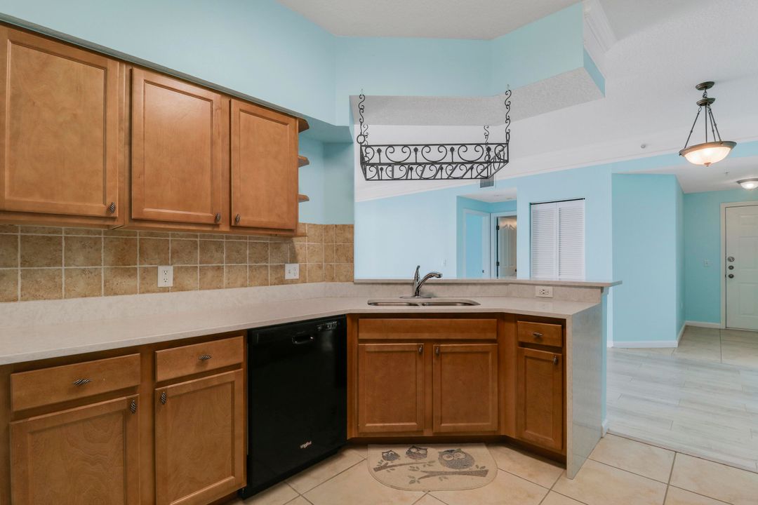 For Sale: $388,500 (2 beds, 2 baths, 1193 Square Feet)