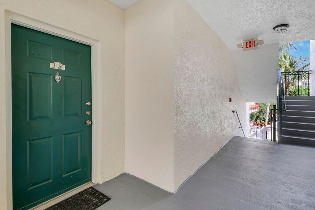 For Sale: $388,500 (2 beds, 2 baths, 1193 Square Feet)