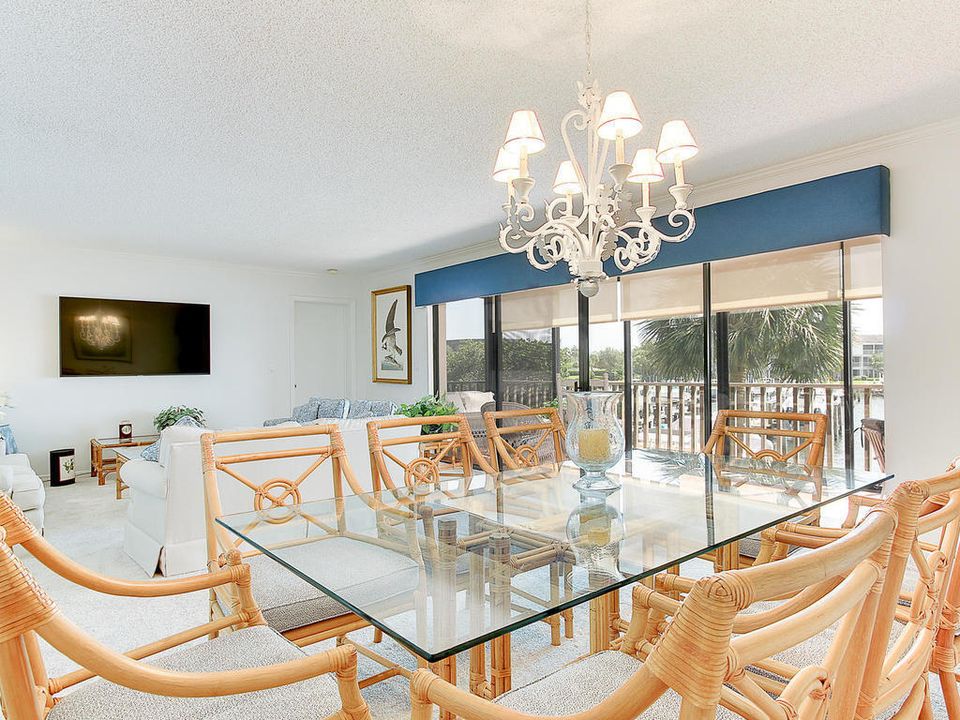 For Sale: $850,000 (2 beds, 3 baths, 1800 Square Feet)