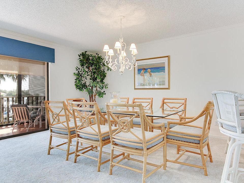 For Sale: $850,000 (2 beds, 3 baths, 1800 Square Feet)