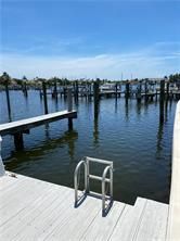 For Sale: $850,000 (2 beds, 3 baths, 1800 Square Feet)