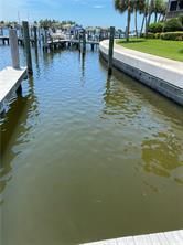 For Sale: $850,000 (2 beds, 3 baths, 1800 Square Feet)